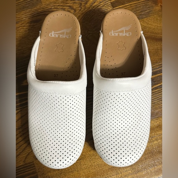 Dansko White Perforated with studs Mules with Tan Soles. New without box - Picture 3 of 7